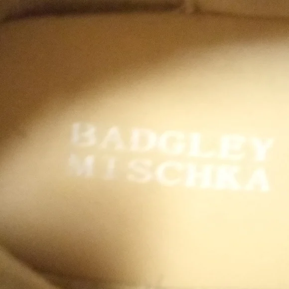 ~Badgley Mischka Blingin flats~ - Picture 3 of 5